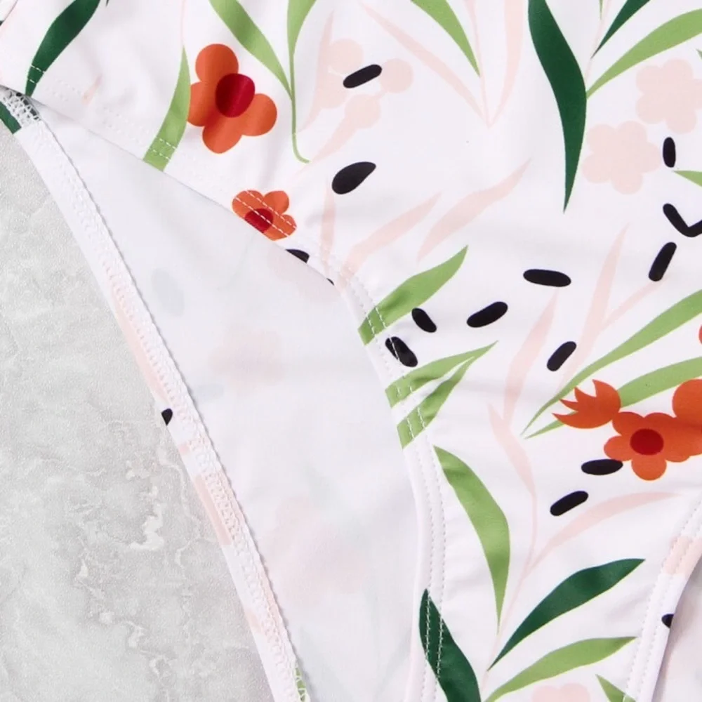 🆕White floral deep V One piece swim suit
